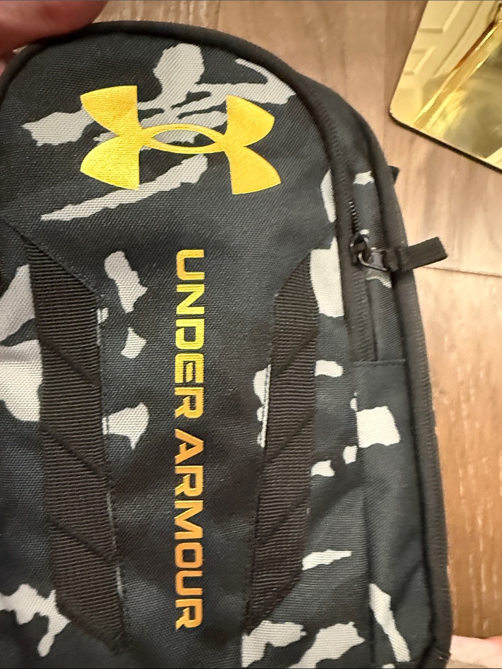 Under Armour Black & Gray Camo Belt Insulated Lunch Bag with Yellow Logo - Picture 3 of 12
